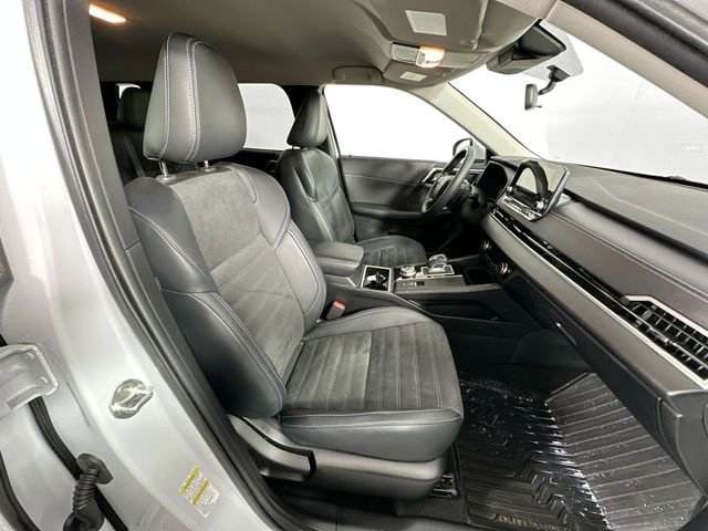 Used 2024 Mitsubishi Outlander SE image 29