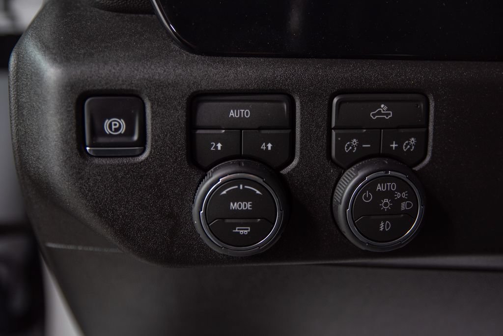 Used 2026 Chevrolet Silverado 1500 RST AWD/4WD image 18