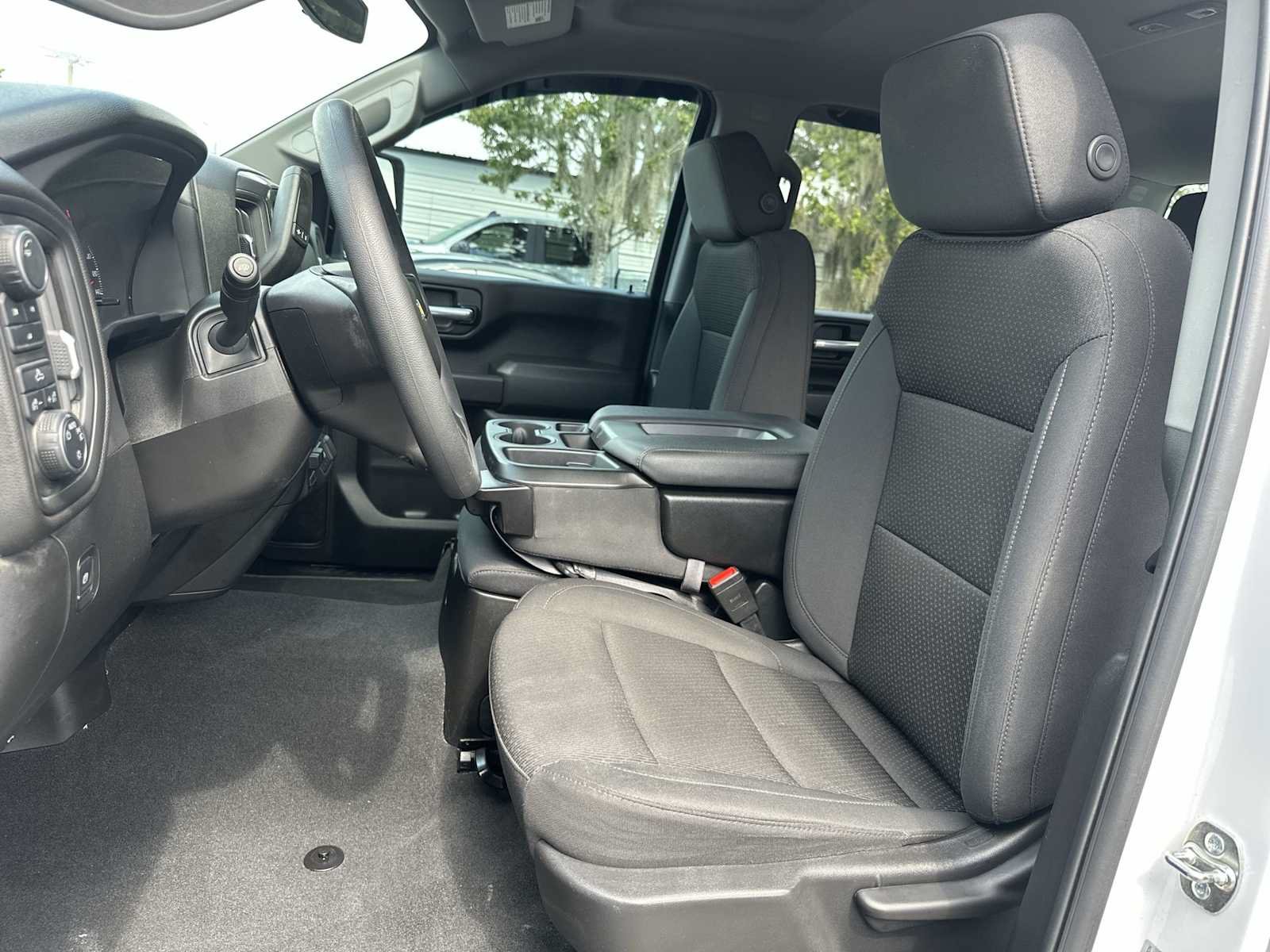 Certified 2025 Chevrolet Silverado 2500 Custom AWD/4WD image 15