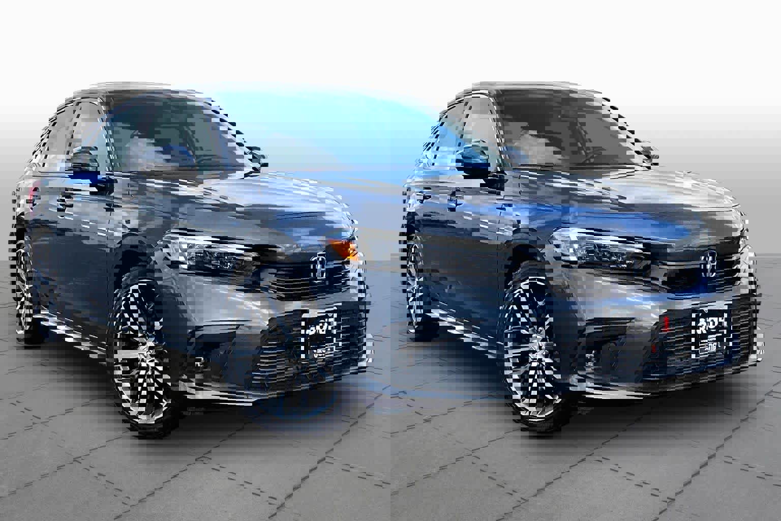 Used 2023 Honda Civic Touring image 2