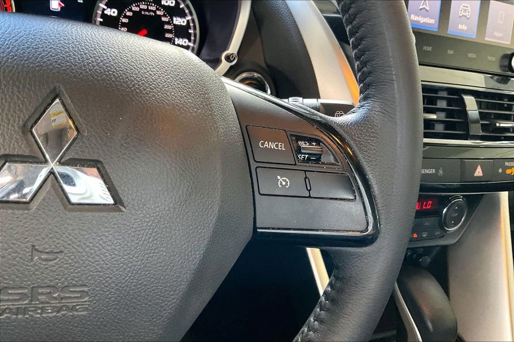 Used 2022 Mitsubishi Eclipse Cross SE image 9