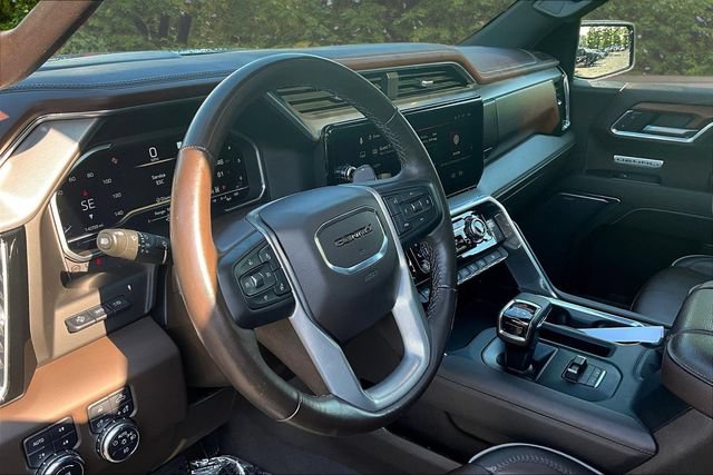 Used 2023 GMC Sierra 1500 Denali w/ Technology Package AWD/4WD image 16