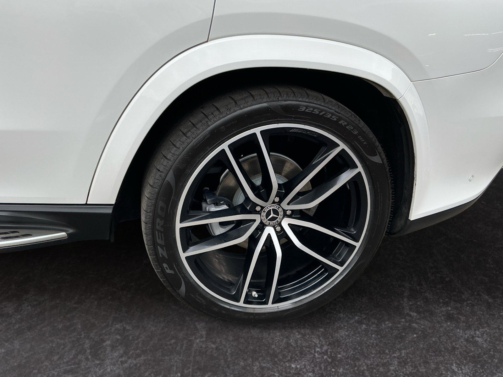 Used 2022 Mercedes-Benz GLS 450 4MATIC w/ AMG Line Exterior image 9