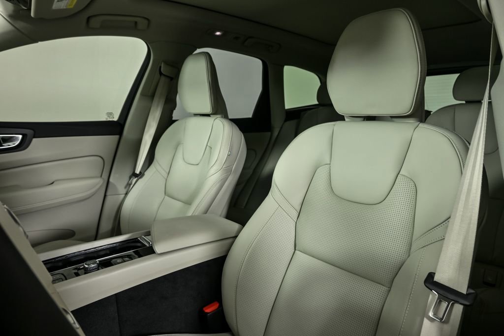 New 2026 Volvo XC60 B5 Ultra w/ Protection Package Premier image 5