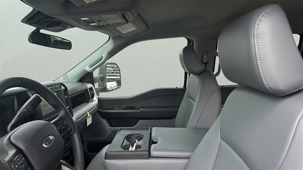 New 2025 Ford F350 XL w/ XL Chrome Package image 13