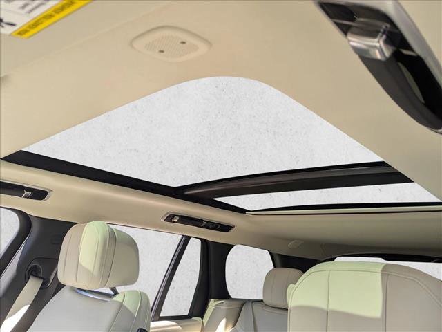 New 2026 Land Rover Range Rover SE image 17