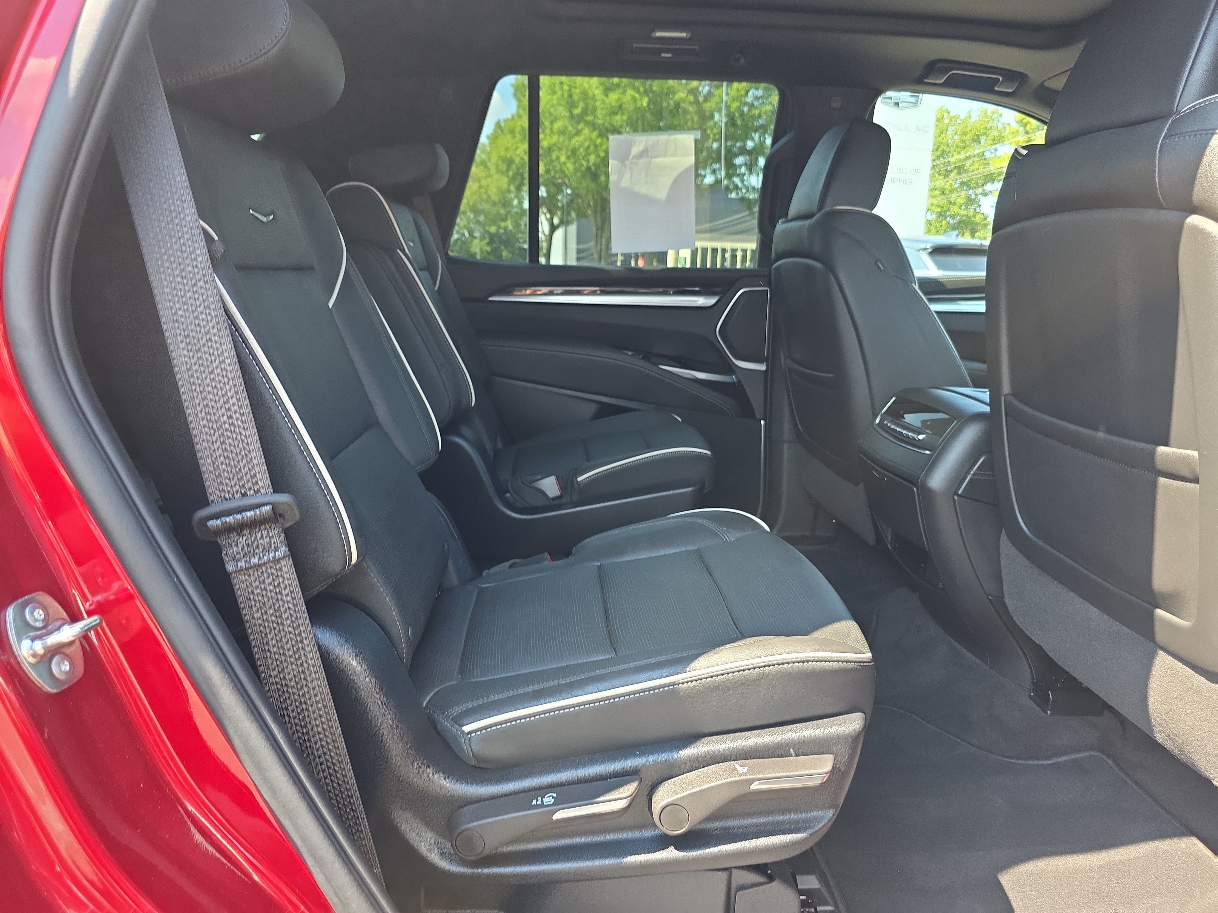 Used 2026 Cadillac Escalade Luxury w/ Touring Package AWD/4WD image 15