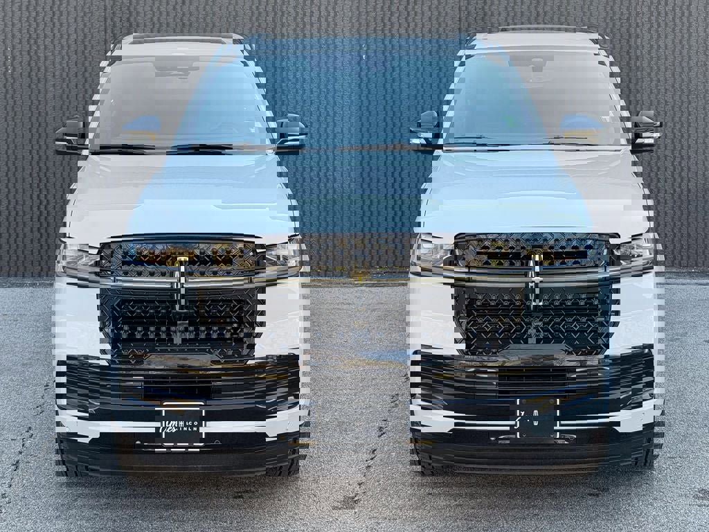 New 2026 Lincoln Navigator Reserve image 3