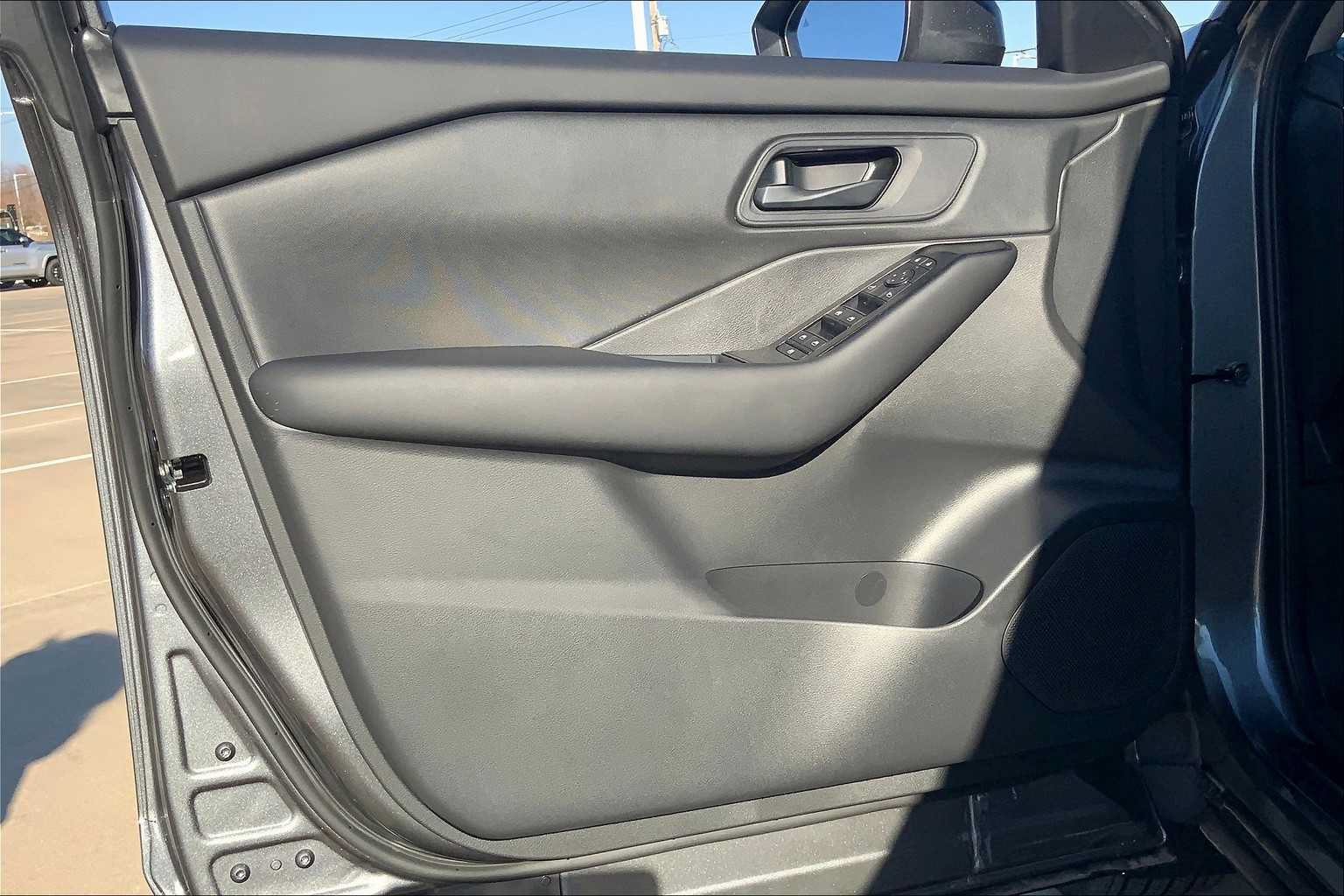 Certified 2025 Nissan Rogue S FWD image 10