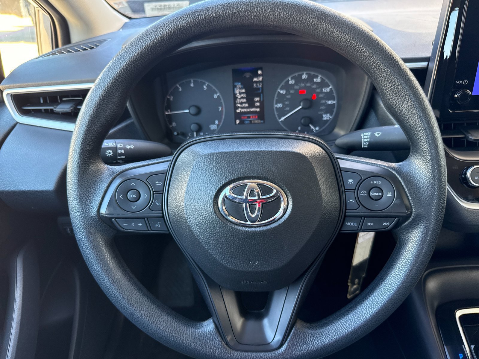 Used 2025 Toyota Corolla LE FWD image 19