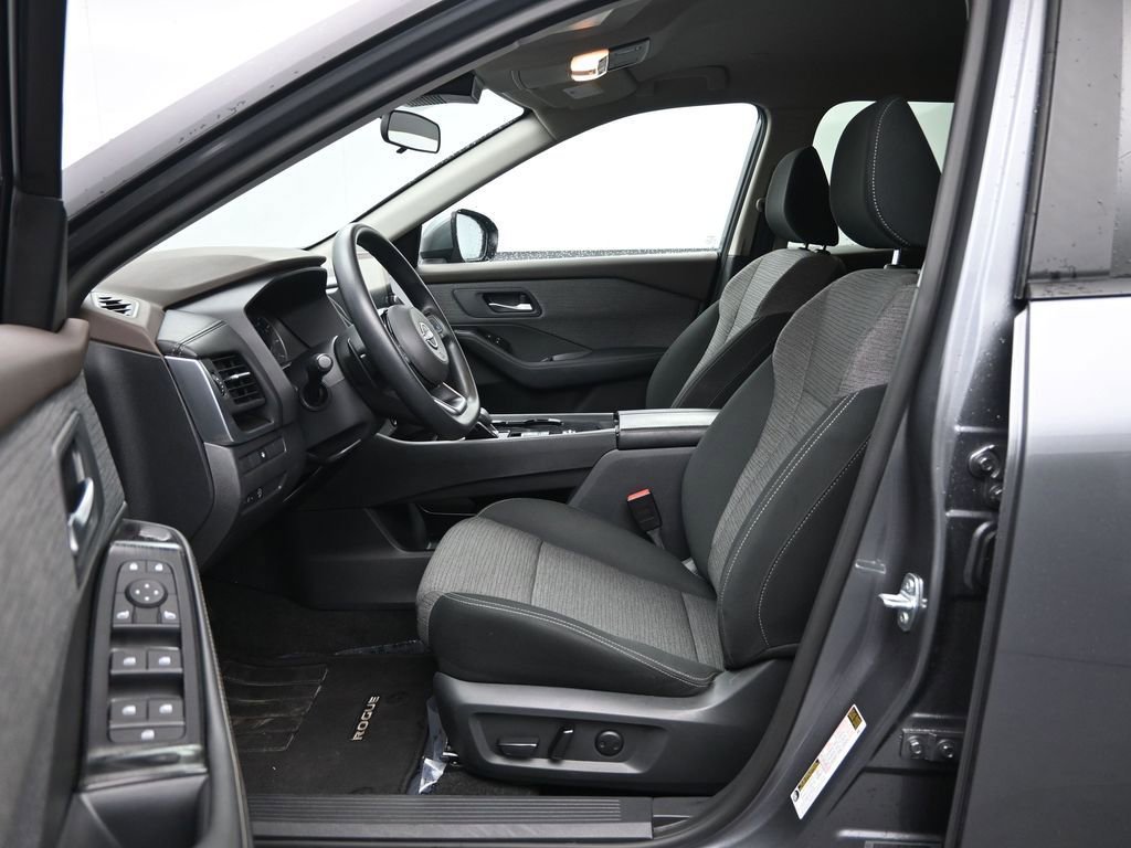 Used 2023 Nissan Rogue SV image 27