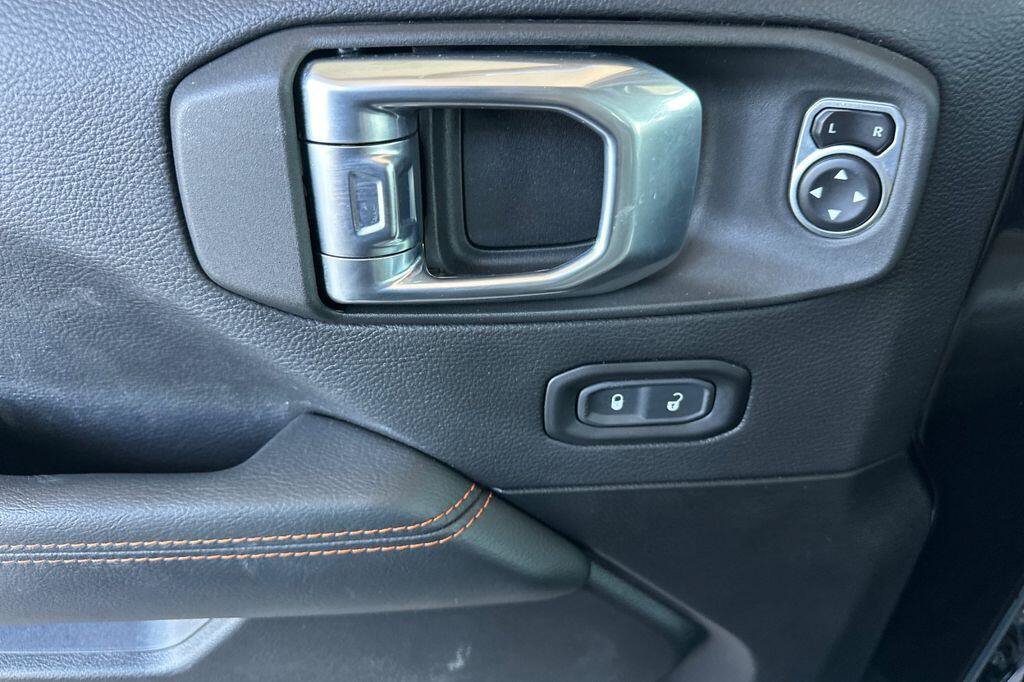 Used 2023 Jeep Gladiator Mojave w/ Cold Weather Group AWD/4WD image 11