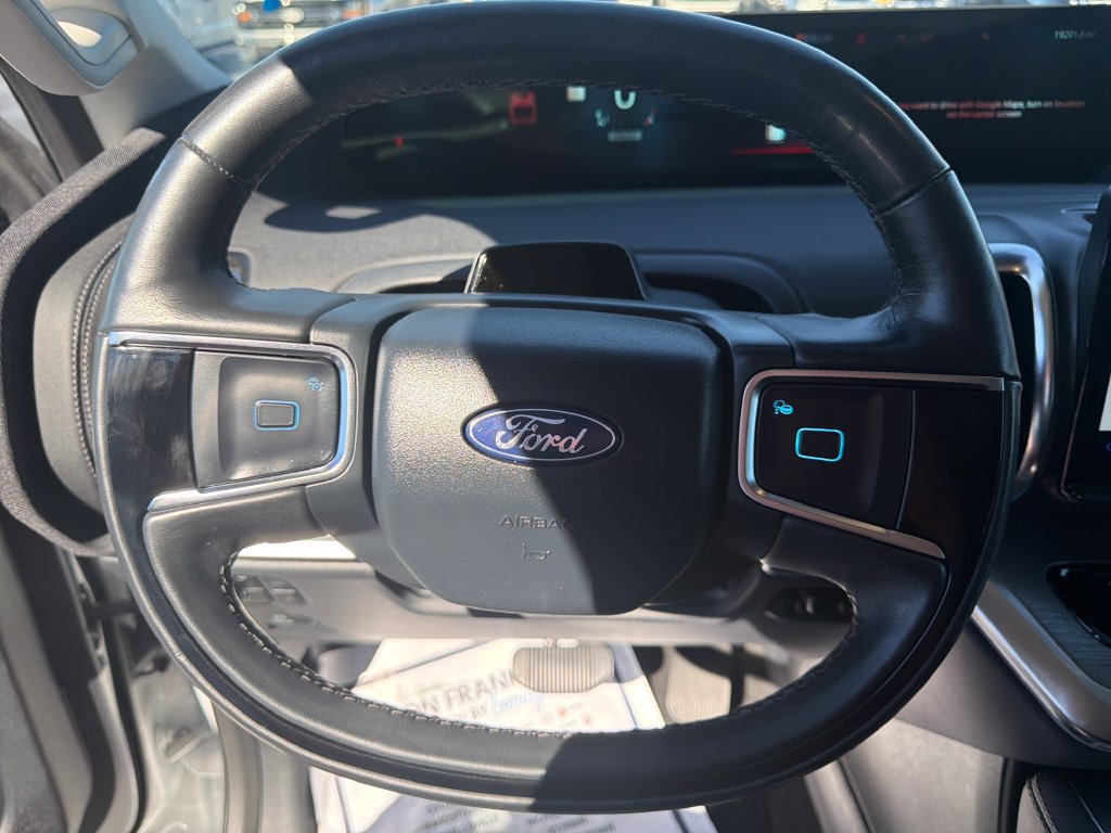 Used 2025 Ford Expedition Platinum AWD/4WD image 18