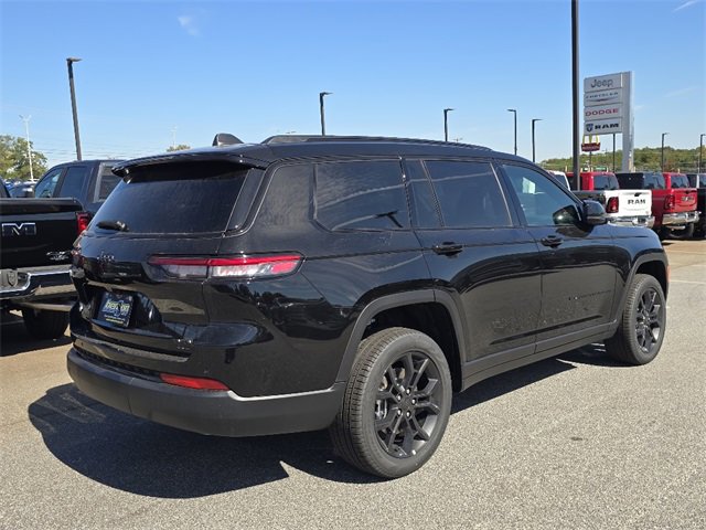 New 2025 Jeep Grand Cherokee L Limited image 3