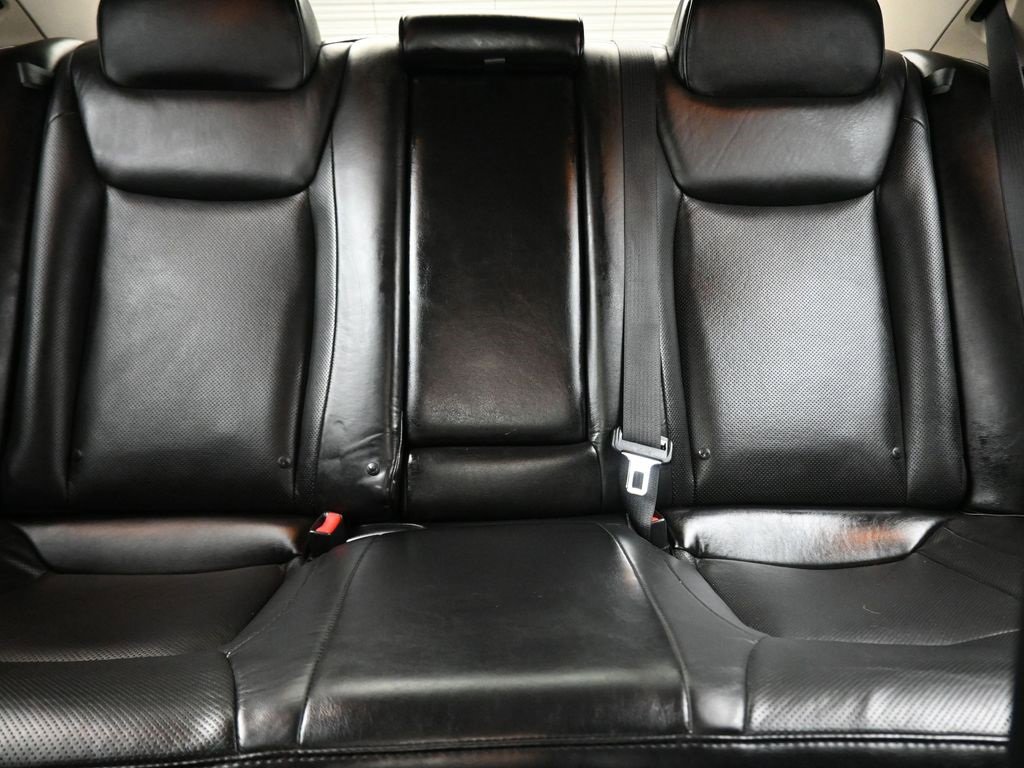 Used 2018 Chrysler 300 Limited image 27