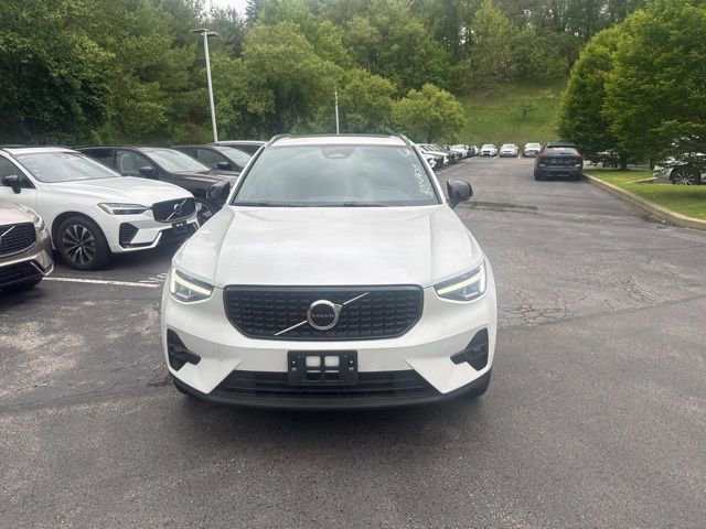 Used 2023 Volvo XC40 B5 Plus w/ Protection Package Premier AWD/4WD image 2