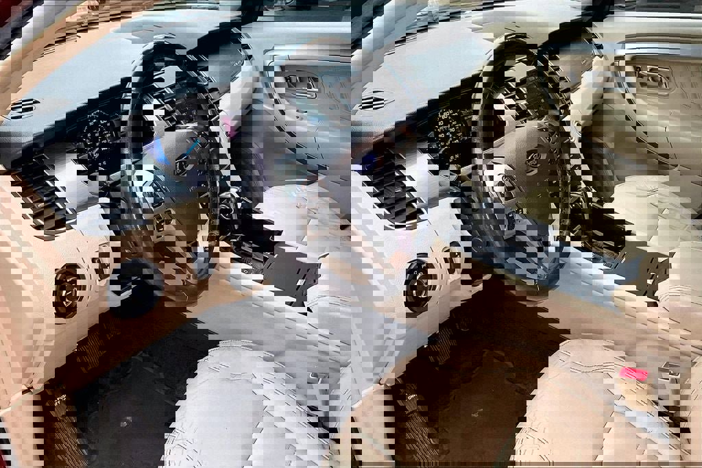 Used 2015 Ford Taurus SEL w/ Equipment Group 201A image 14