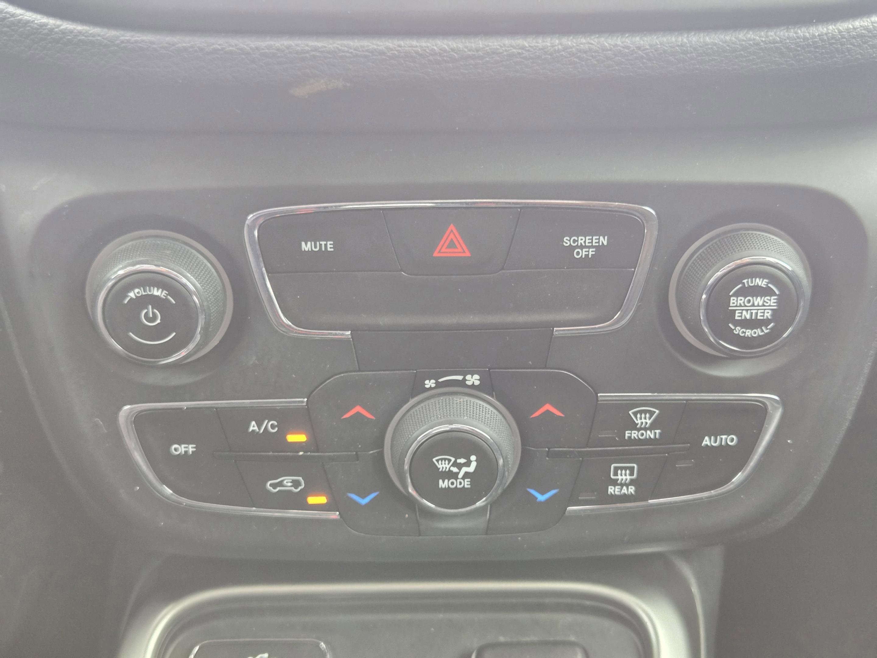 Used 2017 Jeep Compass Latitude w/ Popular Equipment Group FWD image 15