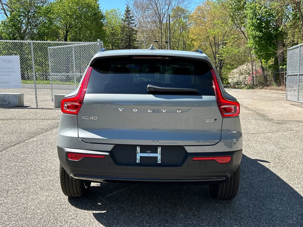 New 2026 Volvo XC40 B5 Plus w/ Climate Package AWD/4WD image 3