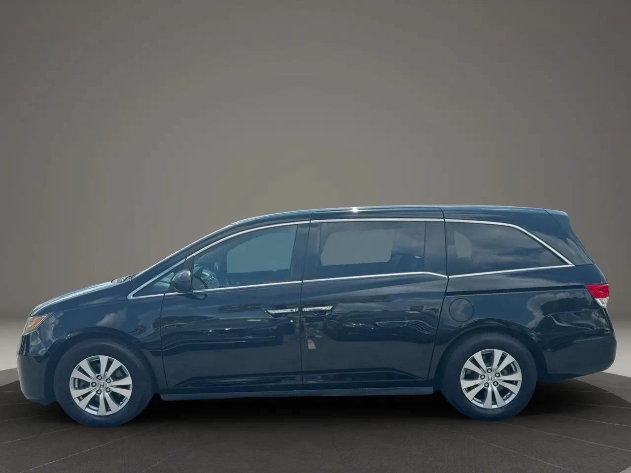 Used 2015 Honda Odyssey EX image 7