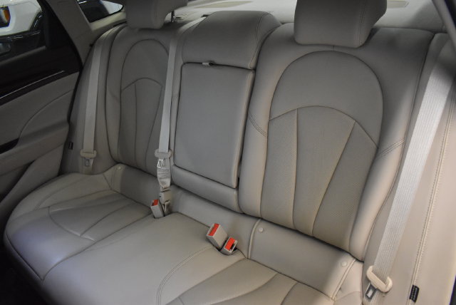 Used 2019 Buick LaCrosse Essence AWD/4WD image 7