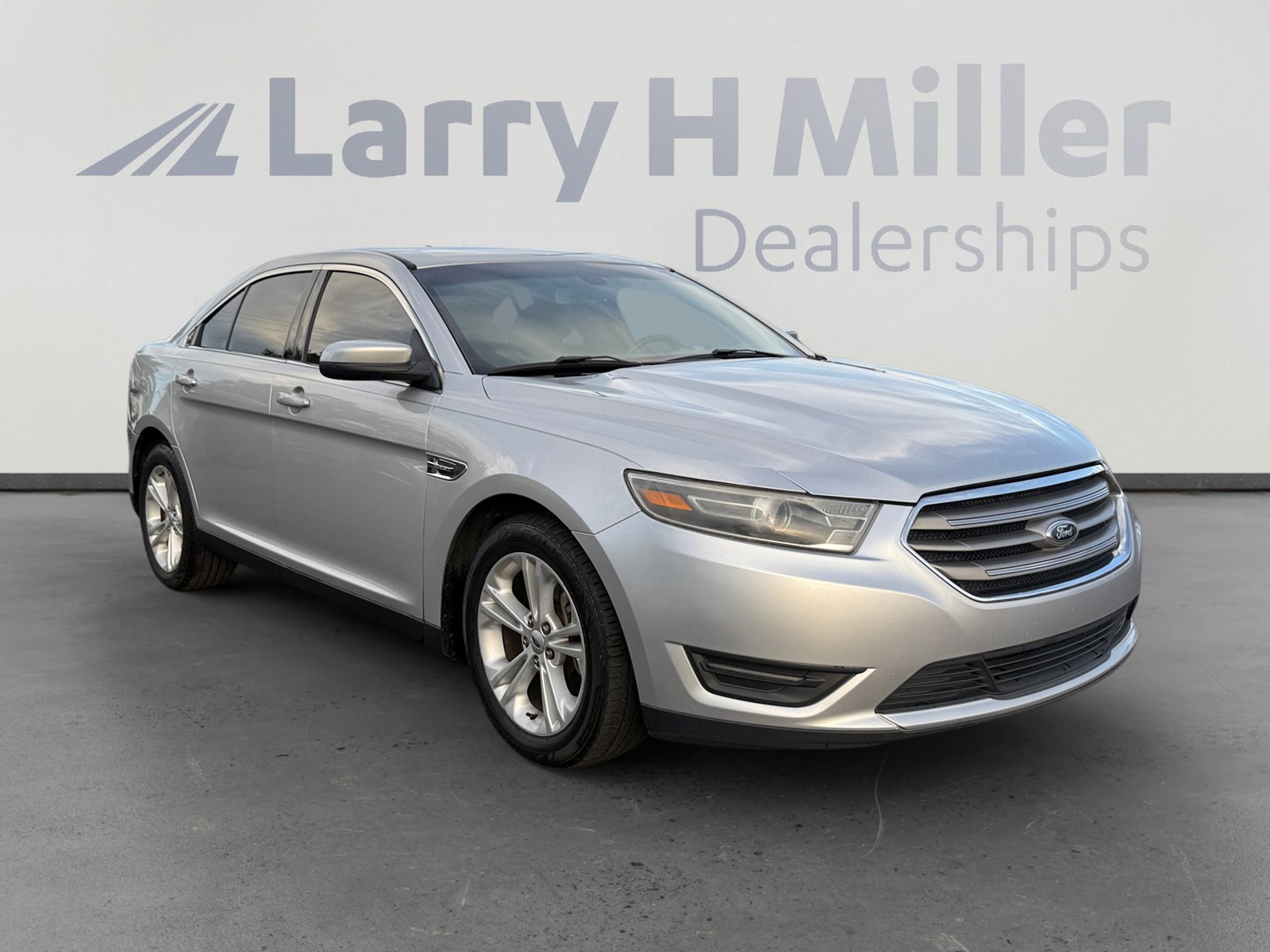 Used 2014 Ford Taurus SEL w/ Equipment Group 201A image 7