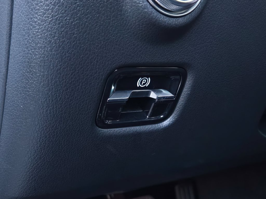 Used 2023 Mercedes-Benz C 300 Sedan image 22