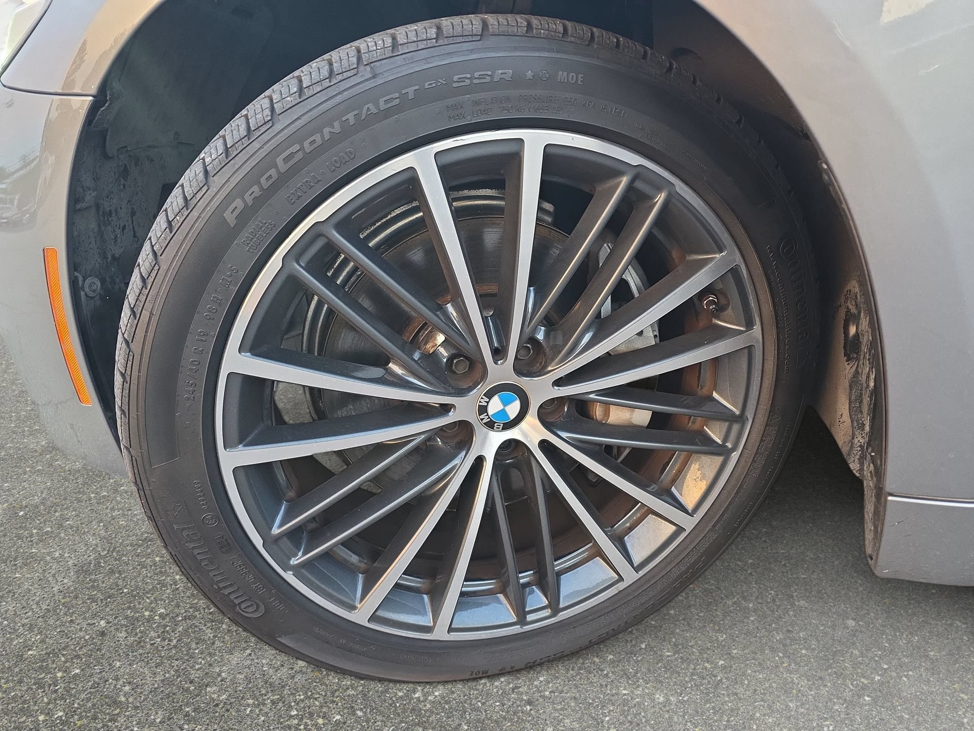 Used 2023 BMW 540i w/ Premium Package RWD image 31