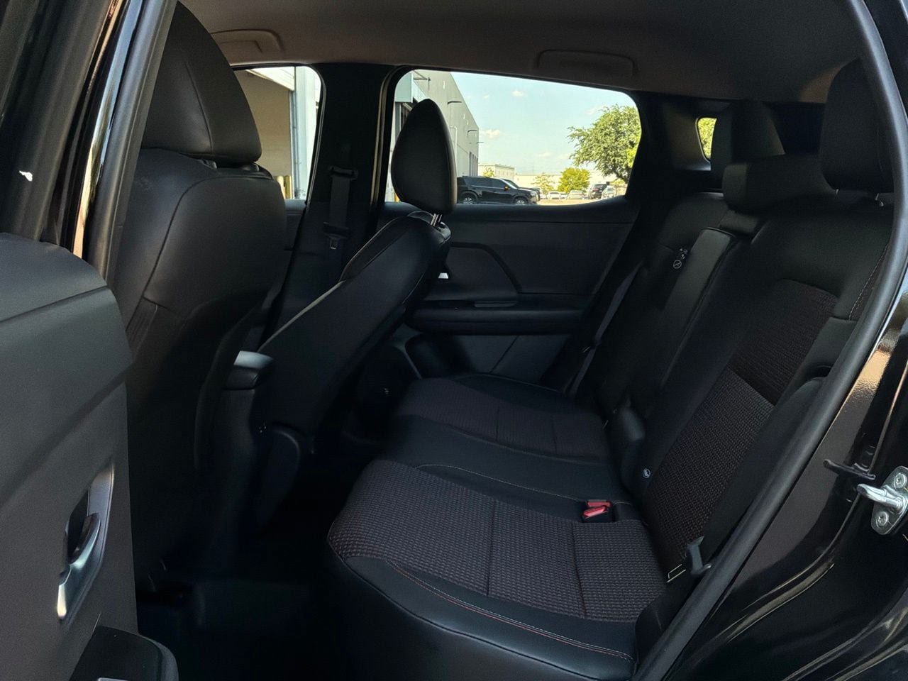 Used 2026 Nissan Kicks SR FWD image 11