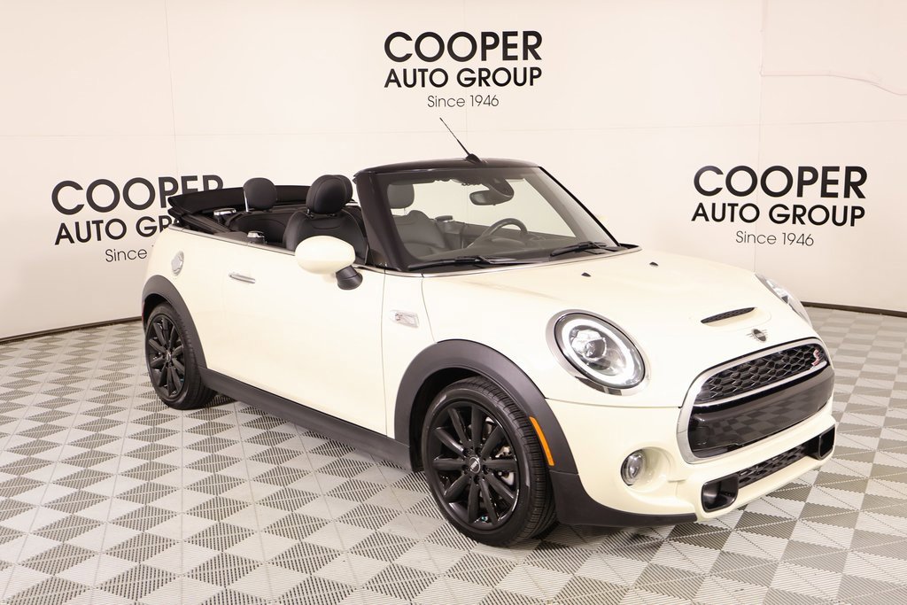 Used 2021 MINI Cooper S image 1