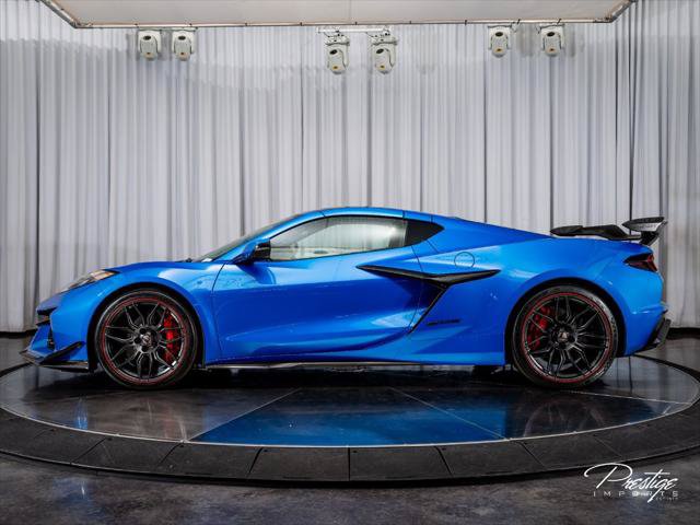 Used 2025 Chevrolet Corvette Z06 w/ Z07 Performance Package RWD image 11
