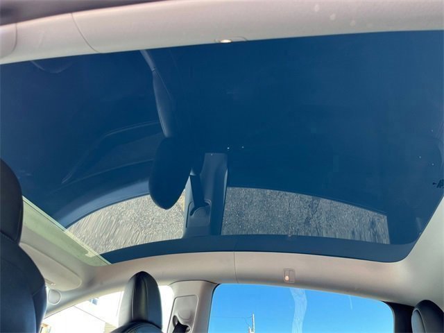 Used 2021 Tesla Model Y Long Range image 18