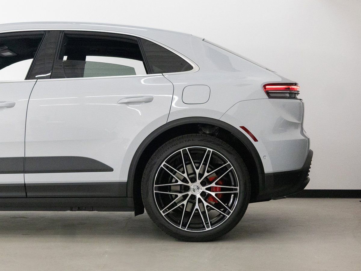 New 2025 Porsche Macan 4S Electric image 6