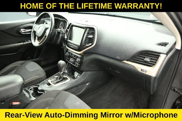 Used 2015 Jeep Cherokee Latitude w/ Comfort/Convenience Group AWD/4WD image 35