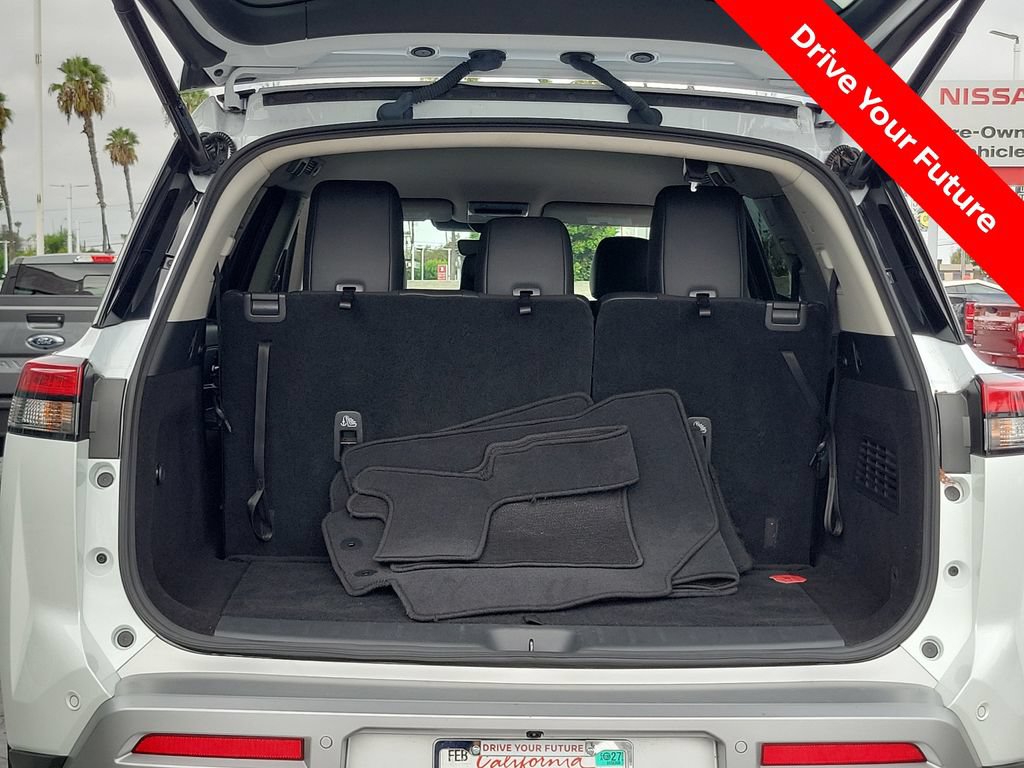 Certified 2025 Nissan Pathfinder SL FWD image 23