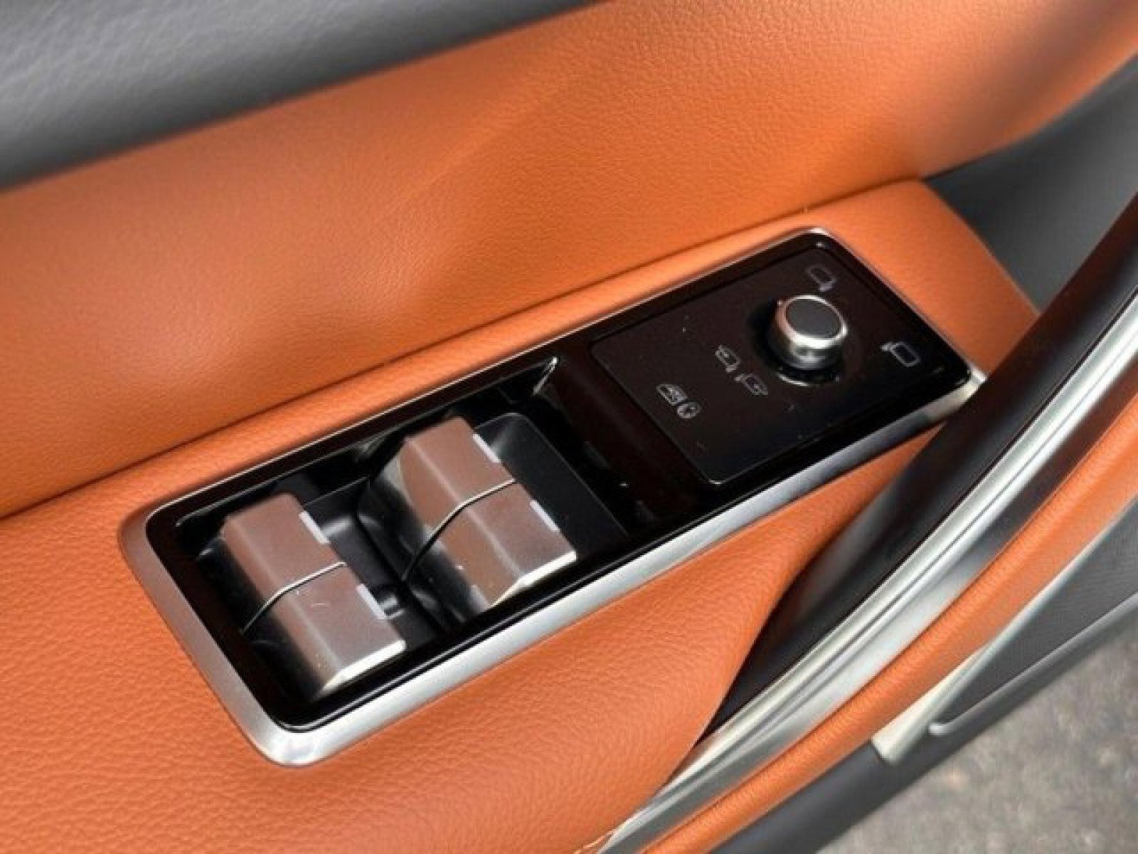 New 2024 Jaguar XF R-Dynamic SE image 37