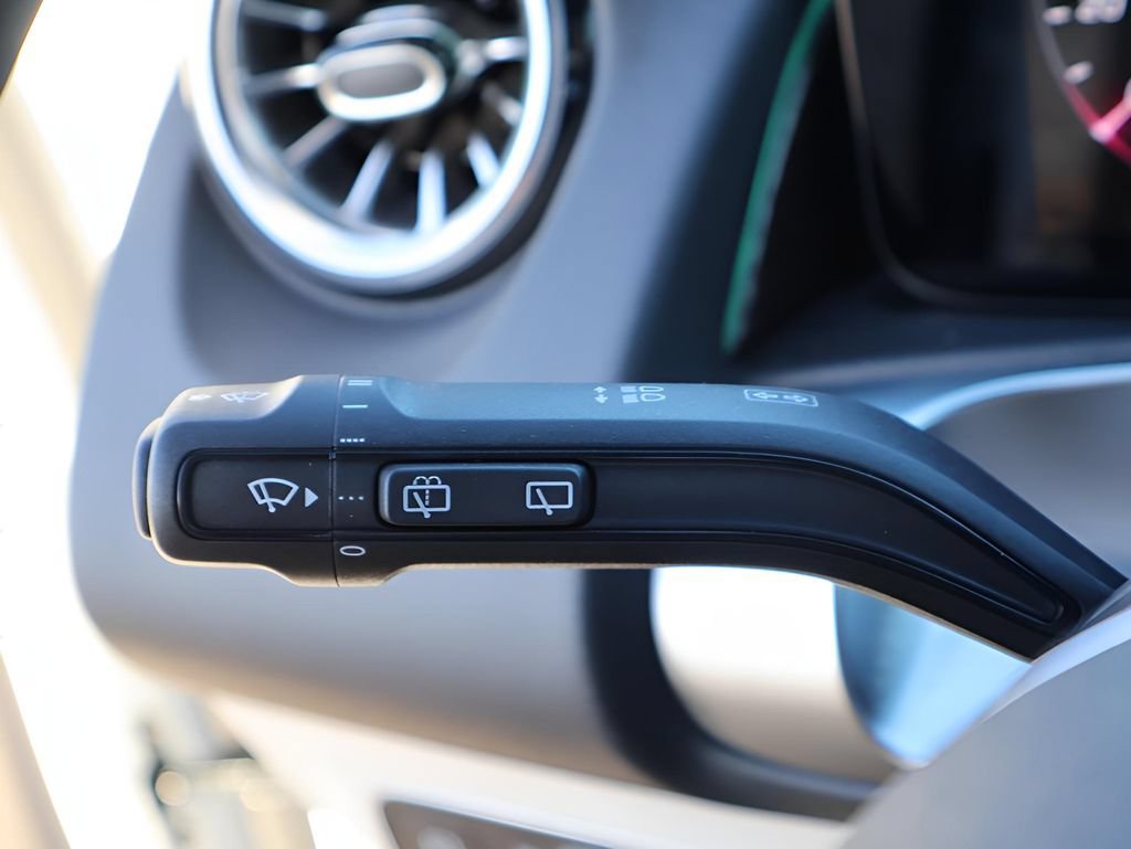 New 2026 Mercedes-Benz GLB 250 4MATIC image 36