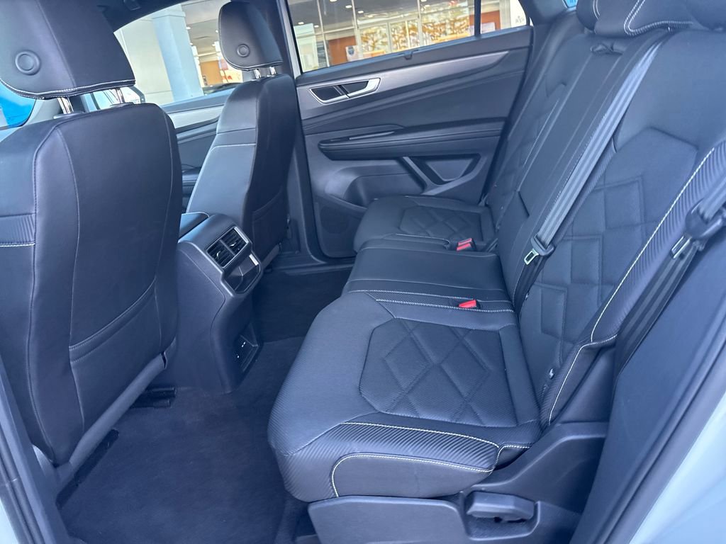 Used 2025 Volkswagen Atlas Cross Sport SE image 27