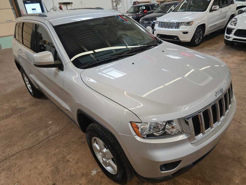 Used 2011 Jeep Grand Cherokee Laredo AWD/4WD image 12