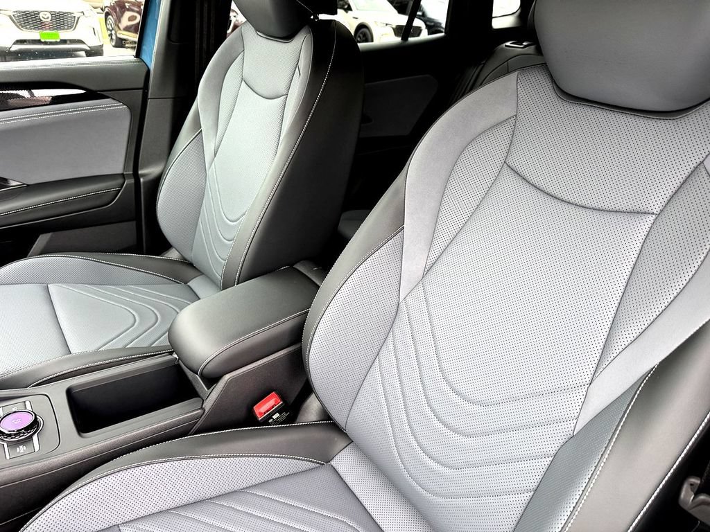 New 2026 Volkswagen Tiguan SE R-Line FWD image 11