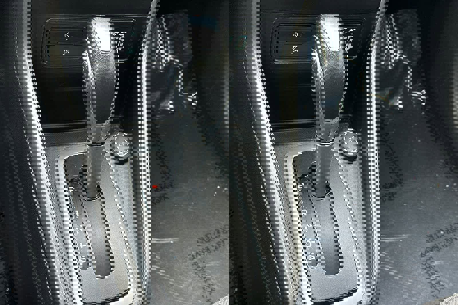 Used 2021 Ford EcoSport SE w/ SE Convenience Package image 23