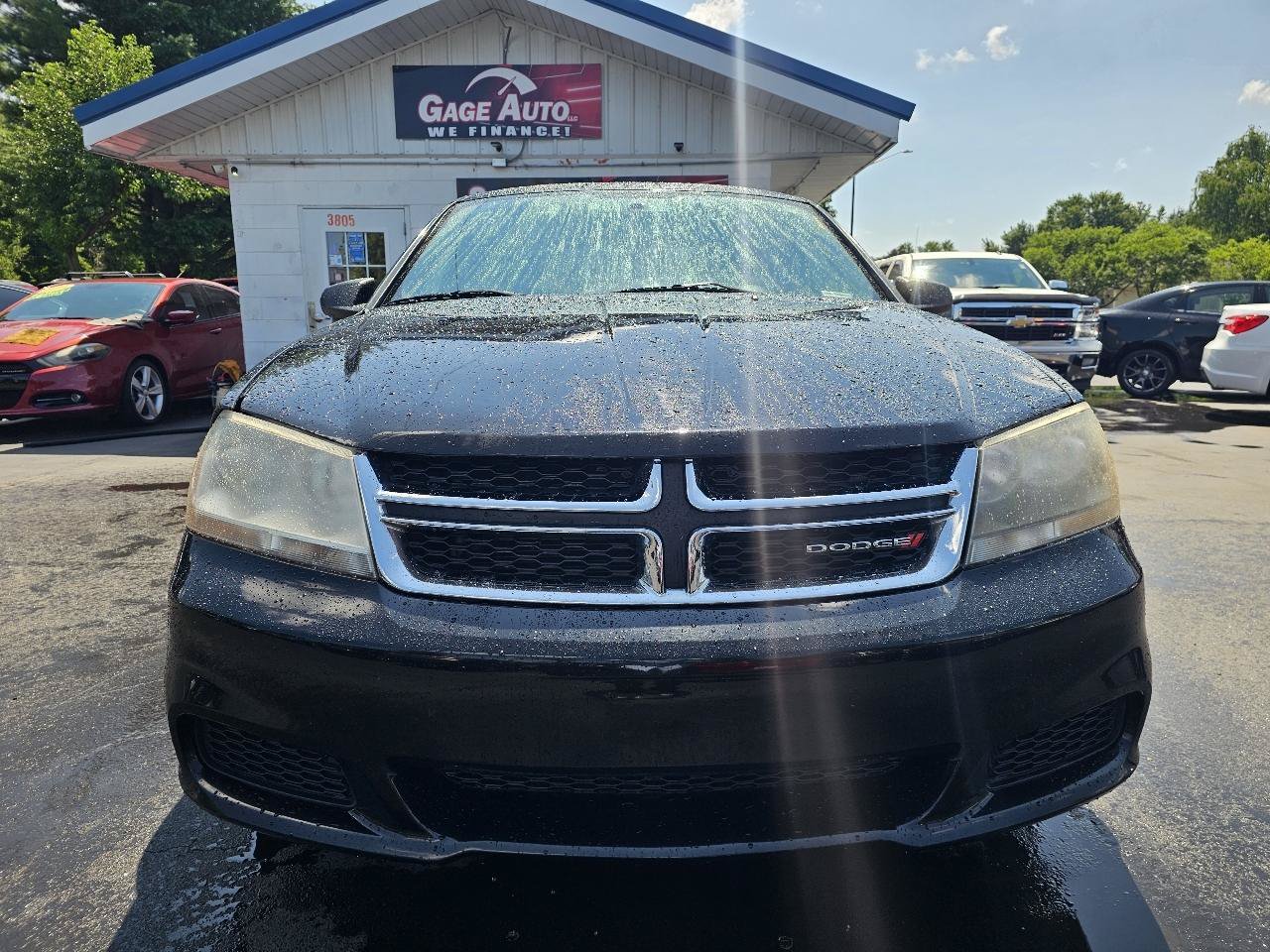 Used 2014 Dodge Avenger SE w/ Blacktop Package FWD image 3