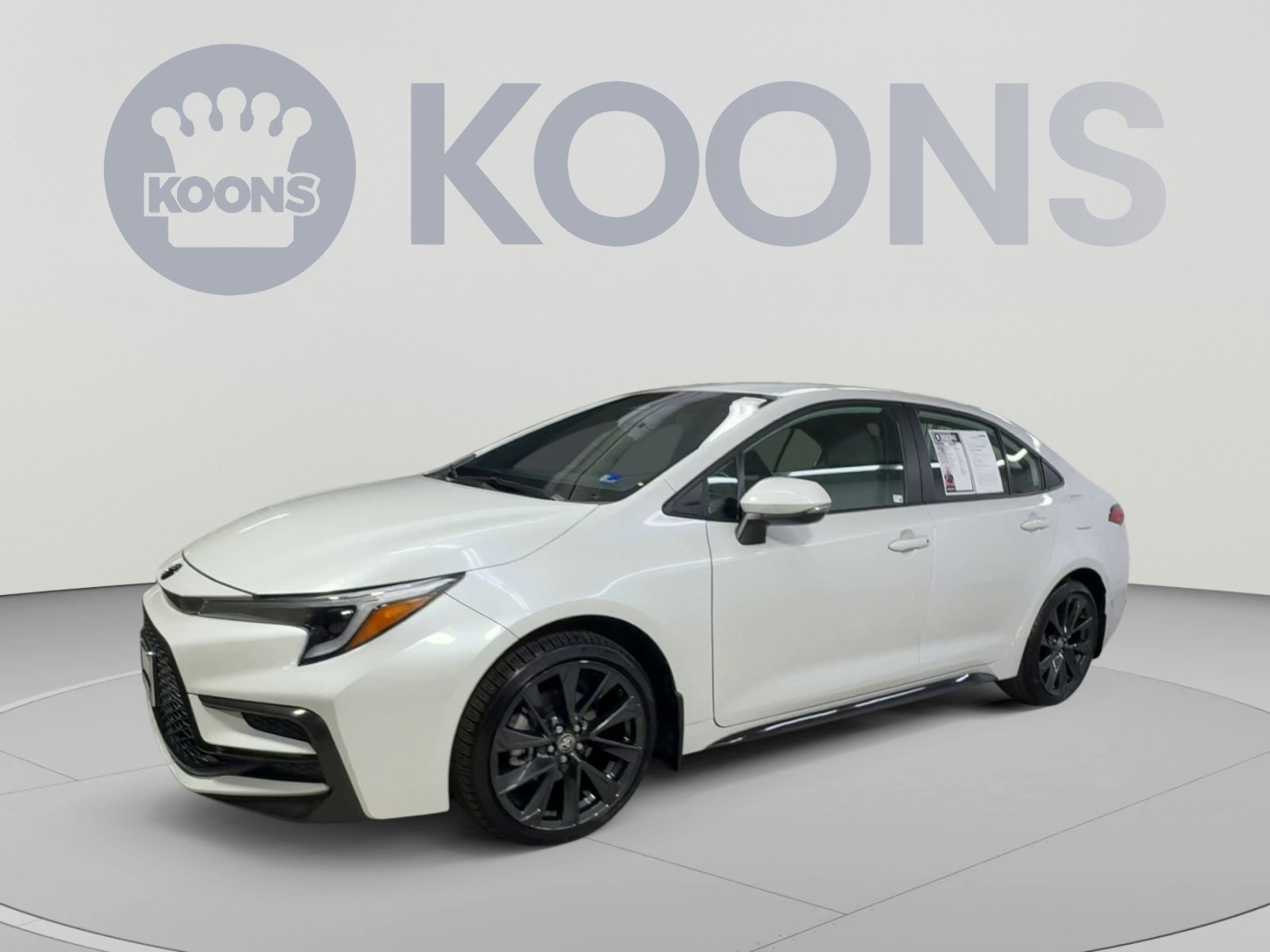 Used 2024 Toyota Corolla SE w/ SE Convenience Package FWD image 5