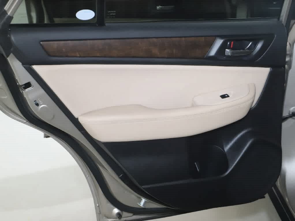 Used 2016 Subaru Outback 2.5i Limited AWD/4WD image 12