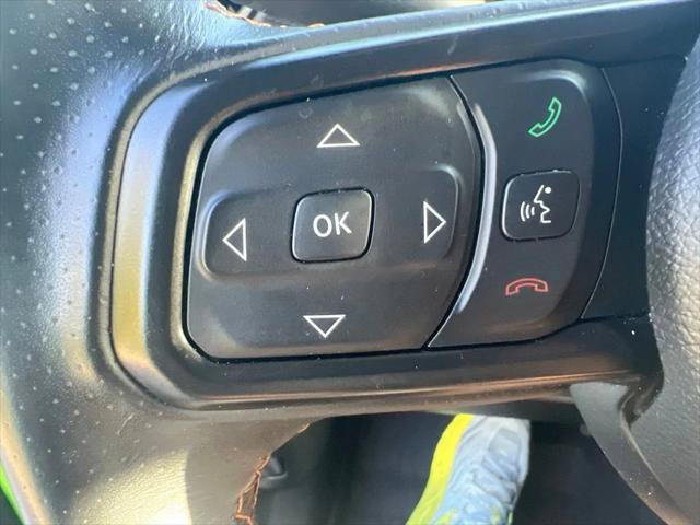 Certified 2025 Jeep Gladiator Mojave w/ Safety Group AWD/4WD image 33