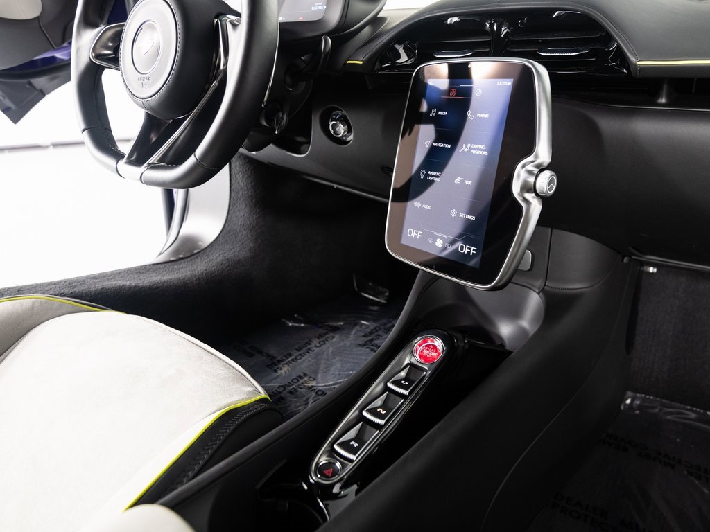 Used 2023 McLaren Artura image 23