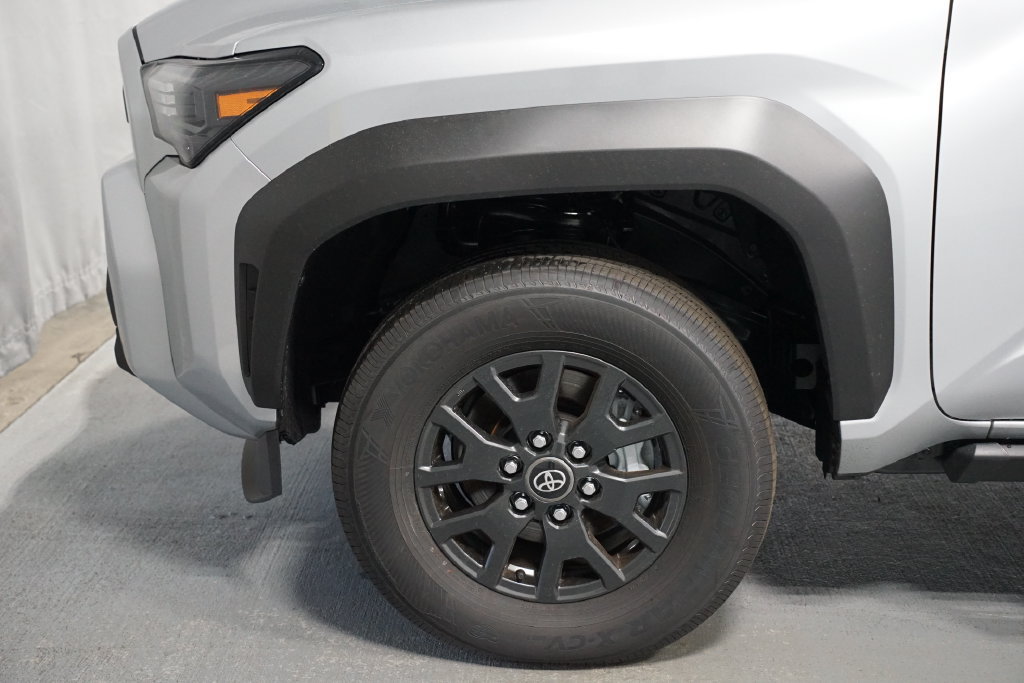 New 2026 Toyota 4Runner SR5 AWD/4WD image 5