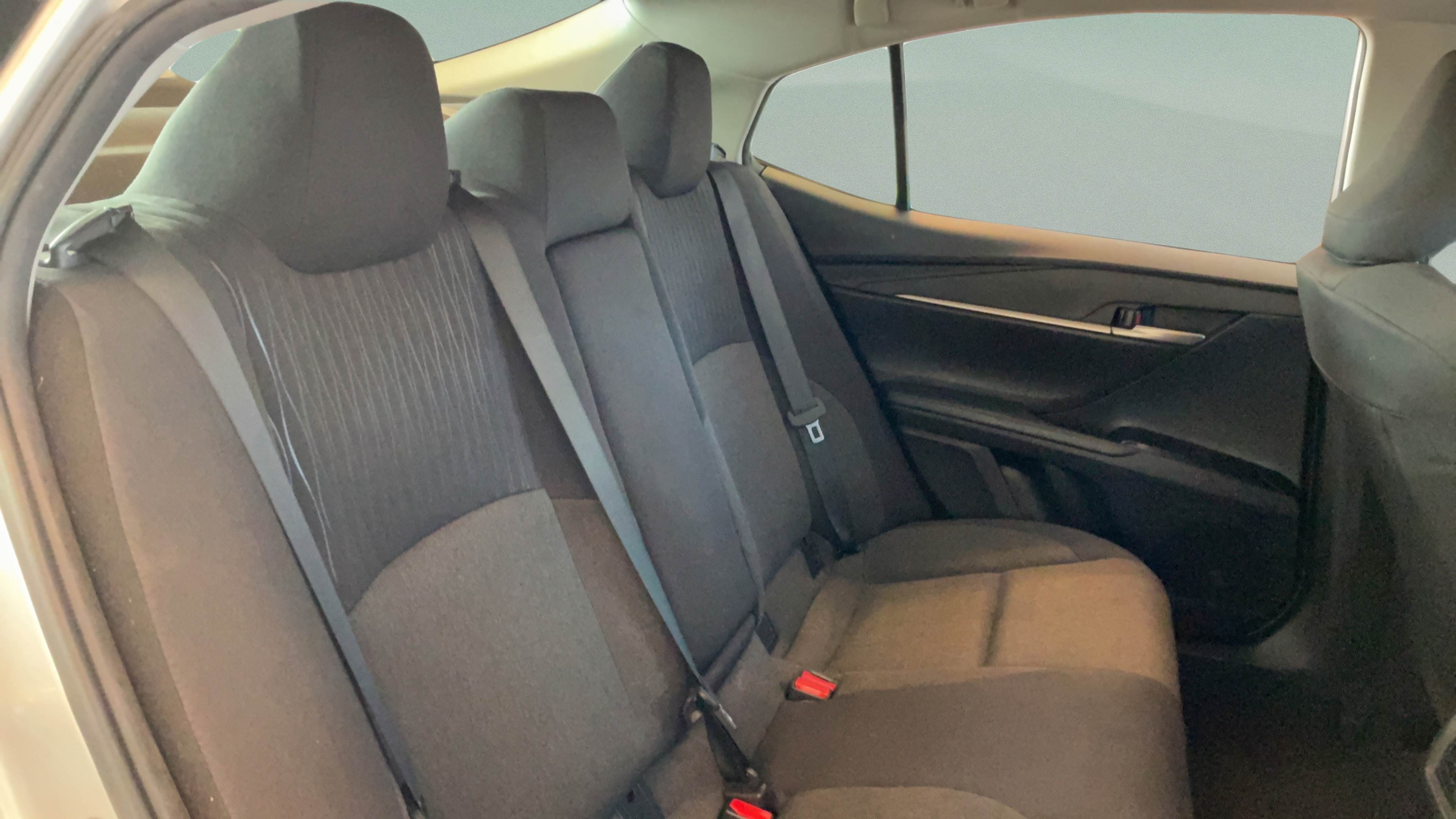 Used 2025 Toyota Camry LE FWD image 31