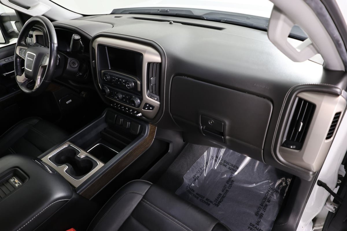 Used 2019 GMC Sierra 2500 Denali w/ Duramax Plus Package AWD/4WD image 29