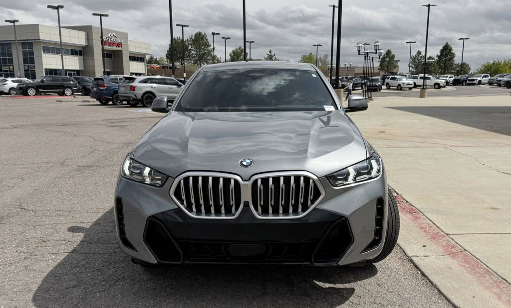 Used 2024 BMW X6 xDrive40i w/ Premium Package AWD/4WD image 3